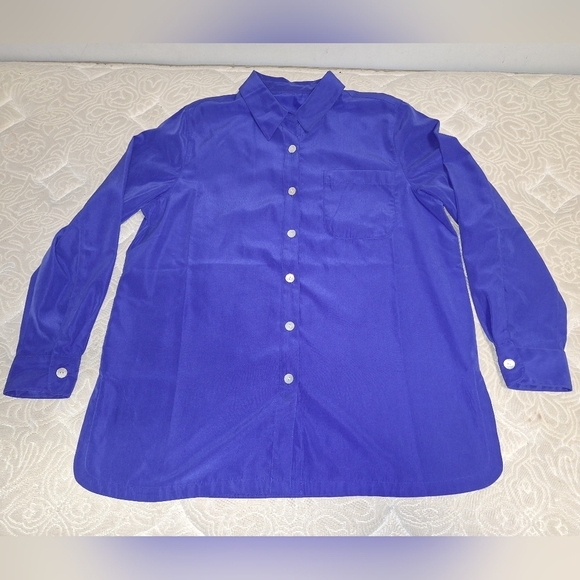 Unbranded Velour Ladies Top set. Includes a sleeveless smock and button -down. - Picture 7 of 9